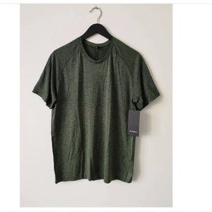 Men's Lululemon Green Short Sleeve Shirt